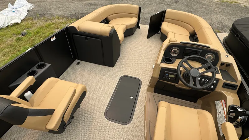 Slide: The Image of Evotti 2026 521 Convertible Stern 2026 - 9