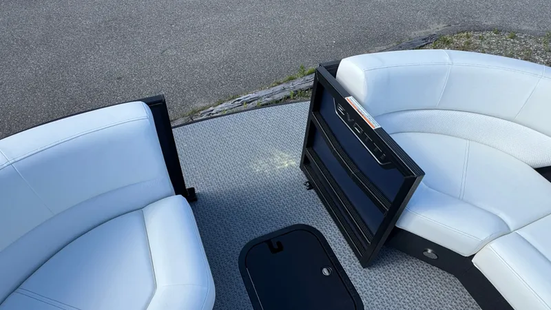 Slide: The Image of Evotti 2026 523 Convertible Stern 2026 - 24