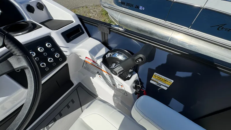 Slide: The Image of Evotti 2026 523 Convertible Stern 2026 - 18