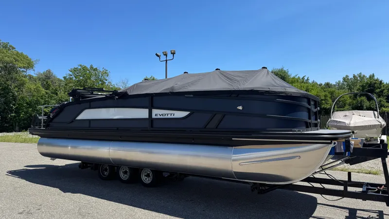 The Image of Evotti 2026 523 Convertible Stern 2026 - 1