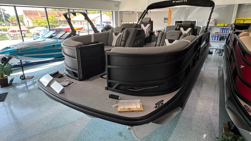 Slide: The Image of Evotti 2026 723 Convertible Stern 2026 - 4