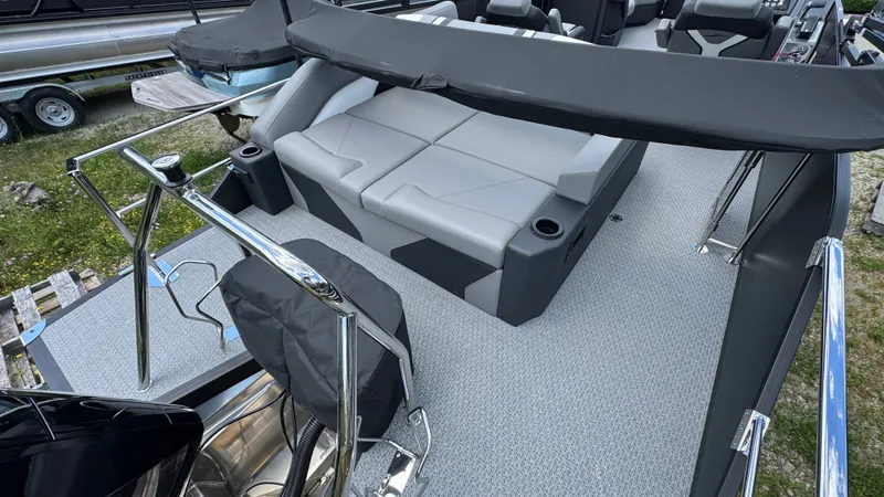 Slide: The Image of Evotti 2026 723 Convertible Stern 2026 - 8
