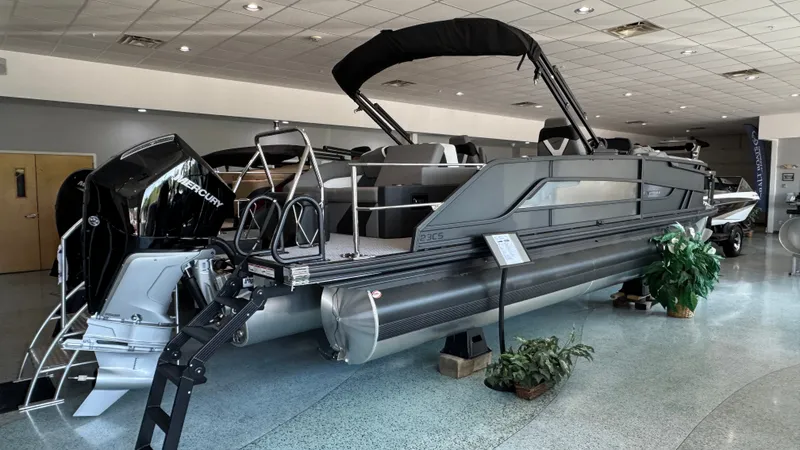 Slide: The Image of Evotti 2026 723 Convertible Stern 2026 - 2