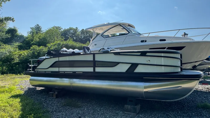 The Image of Evotti 523CS 500 Series 23 Convertible Stern 2026 - 1
