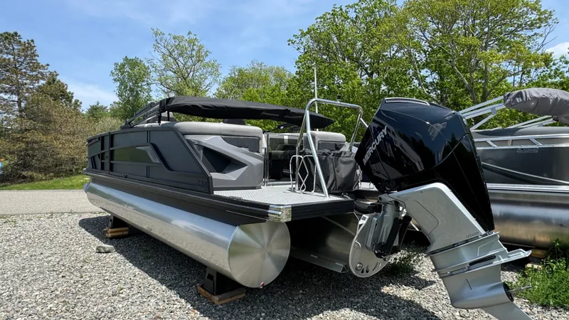 Slide: The Image of Evotti 700 Series 23 Quad Lounge 2026 - 5
