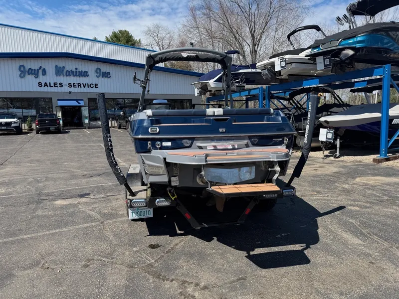 Slide: The Image of Malibu Wakesetter 20 VTX 2022 - 7