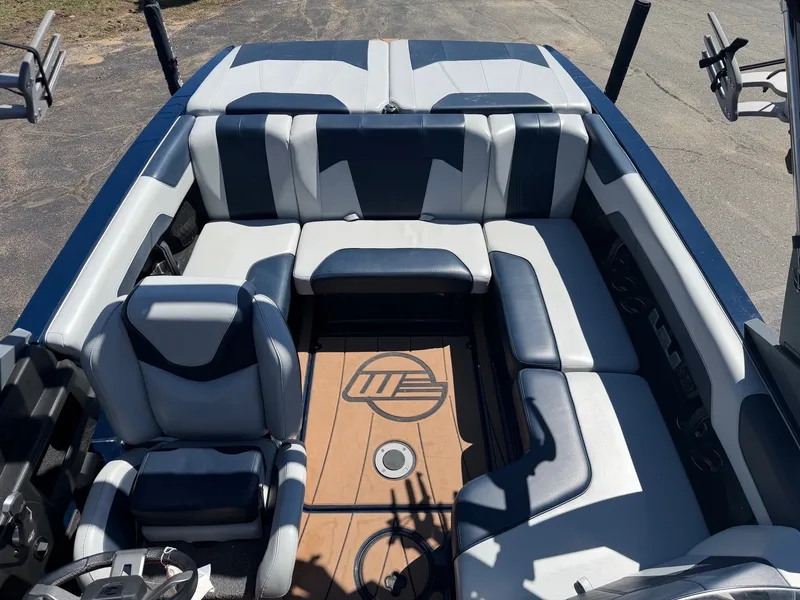 Slide: The Image of Malibu Wakesetter 20 VTX 2022 - 20