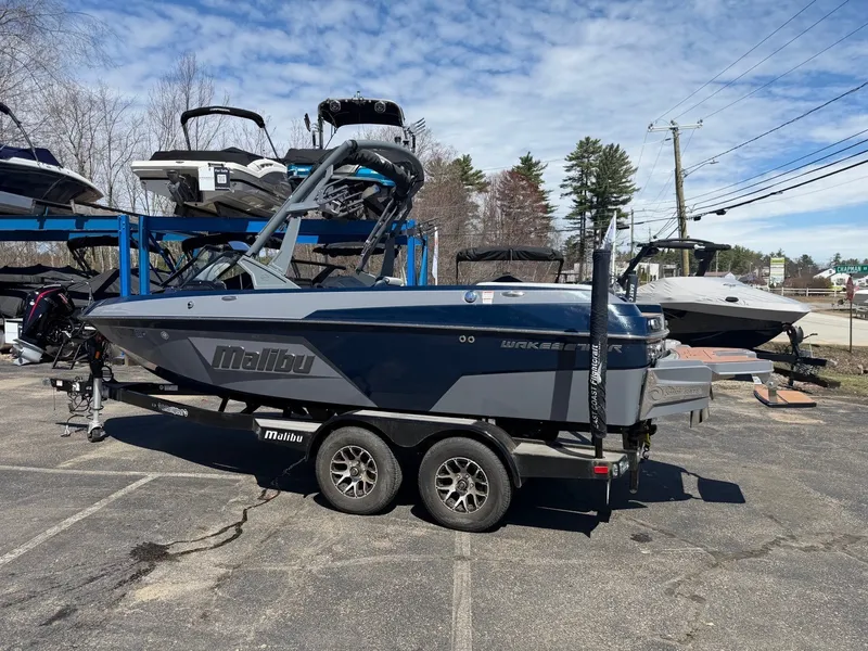 Slide: The Image of Malibu Wakesetter 20 VTX 2022 - 4