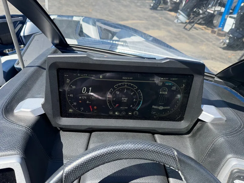 Slide: The Image of Malibu Wakesetter 20 VTX 2022 - 9