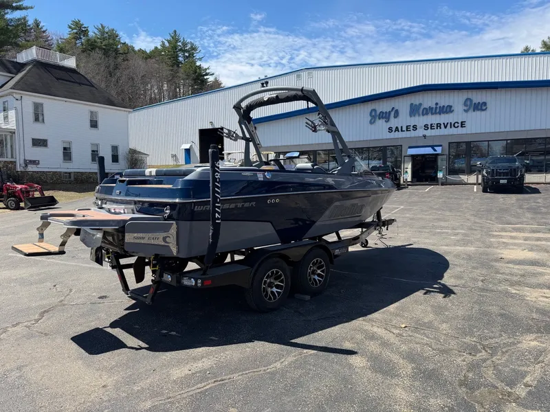 Slide: The Image of Malibu Wakesetter 20 VTX 2022 - 5