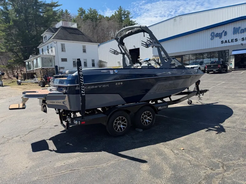 Slide: The Image of Malibu Wakesetter 20 VTX 2022 - 10