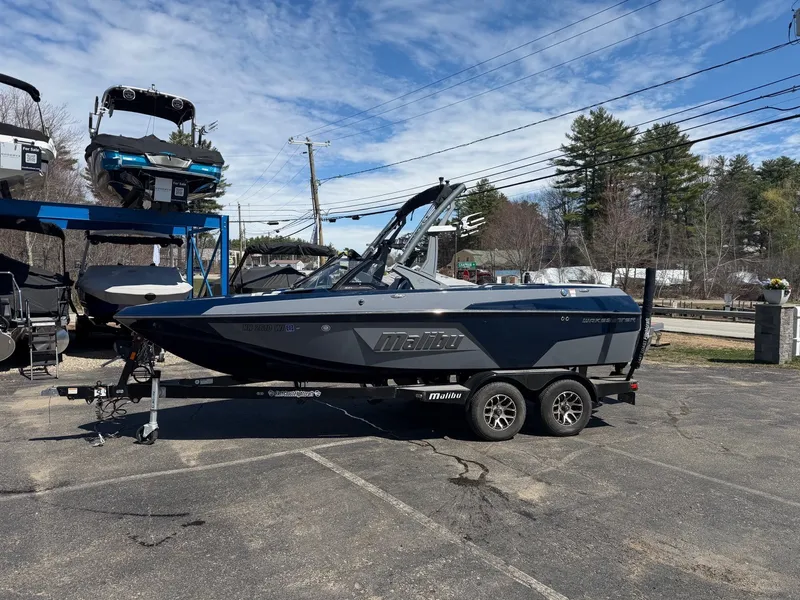 The Image of Malibu Wakesetter 20 VTX 2022 - 1