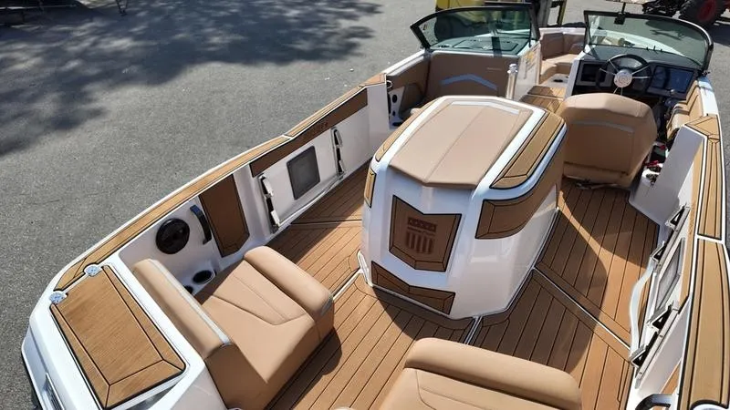 Slide: The Image of MasterCraft ProStar 2023 - 9
