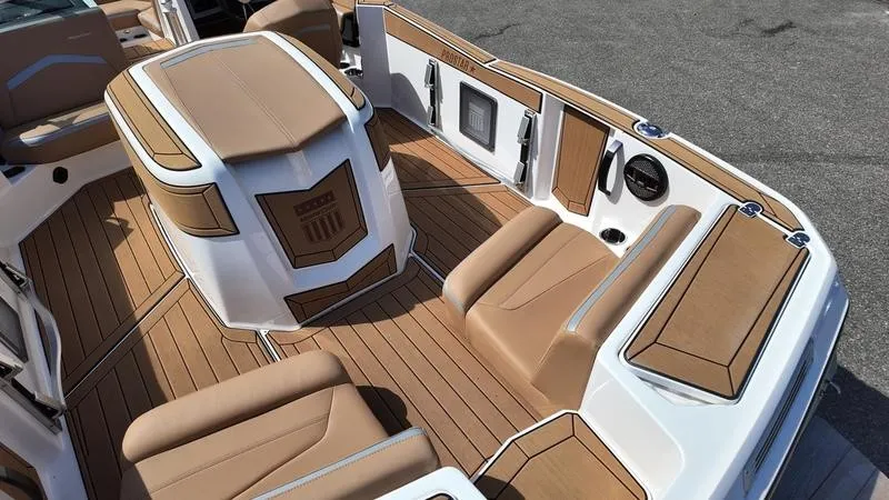 Slide: The Image of MasterCraft ProStar 2023 - 10