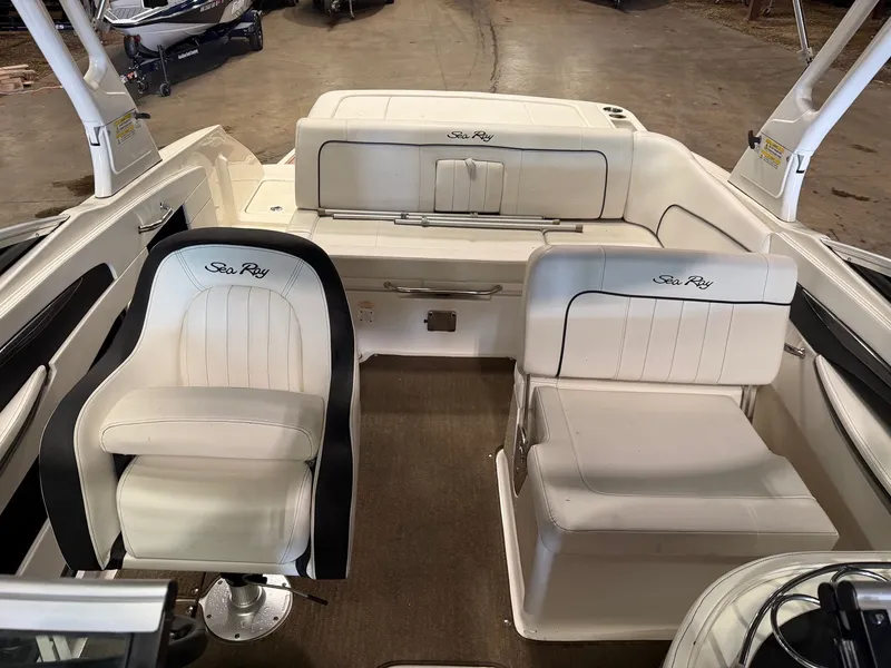 Slide: The Image of Sea Ray 240 Sundeck 2014 - 19