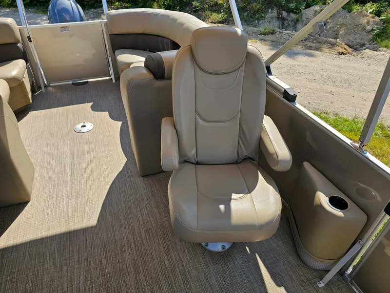Slide: The Image of Sylvan 8522 Mirage Cruise 2022 - 7