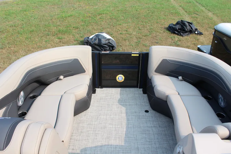 Slide: The Image of Barletta Cabrio 22M 2027 - 16