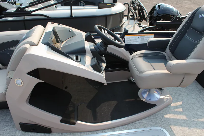 Slide: The Image of Barletta Cabrio 22M 2027 - 11
