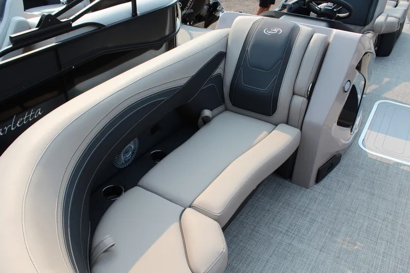 Slide: The Image of Barletta Cabrio 22M 2027 - 18