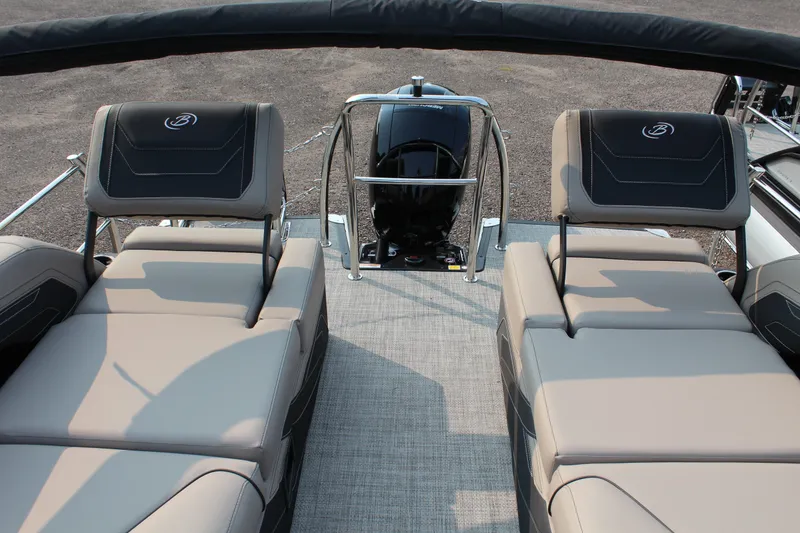 Slide: The Image of Barletta Cabrio 22M 2027 - 15