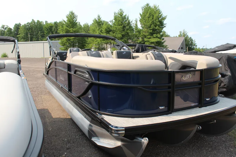 Slide: The Image of Barletta Cabrio 22M 2027 - 3