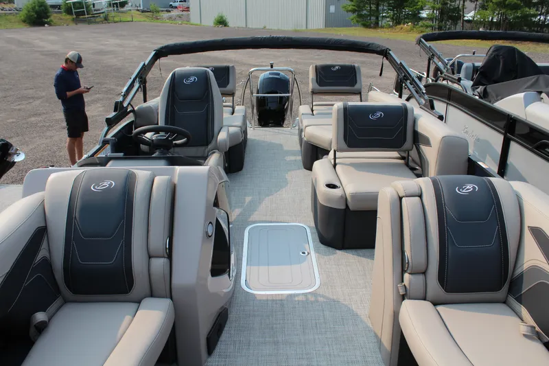 Slide: The Image of Barletta Cabrio 22M 2027 - 17