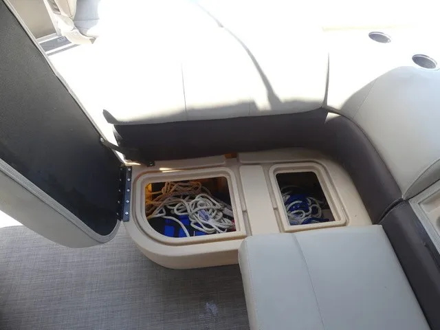 Slide: The Image of Sun Tracker Fishin' Barge 22 DLX 2019 - 26