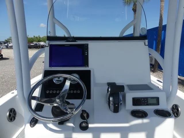 Slide: The Image of Sea Pro 248 Bay 2017 - 13
