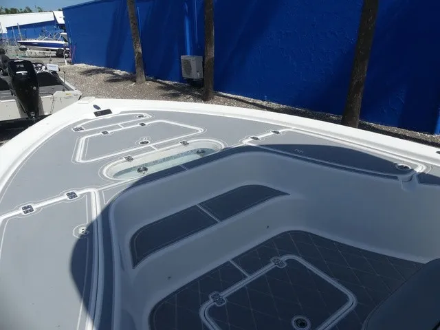 Slide: The Image of Sea Pro 248 Bay 2017 - 15