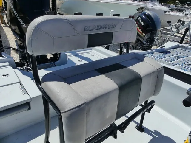 Slide: The Image of Blazer Bay 2220 Fisherman 2021 - 9