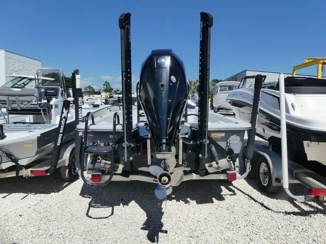 Slide: The Image of Blazer Bay 2220 Fisherman 2021 - 4