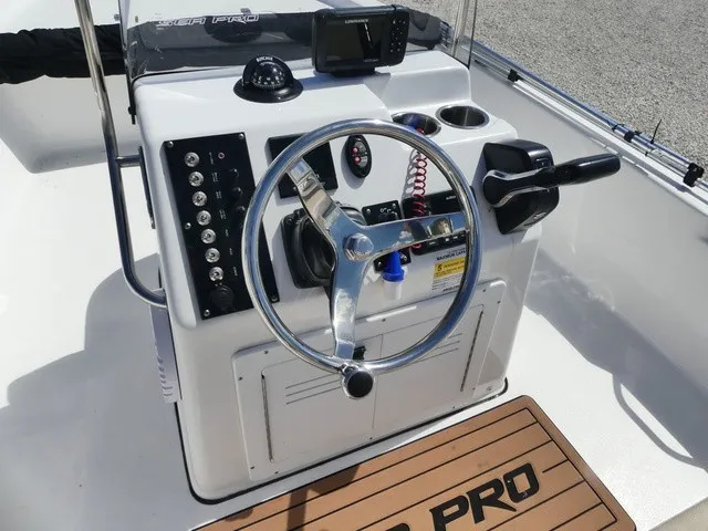 Slide: The Image of Sea Pro 172 Bay 2023 - 10