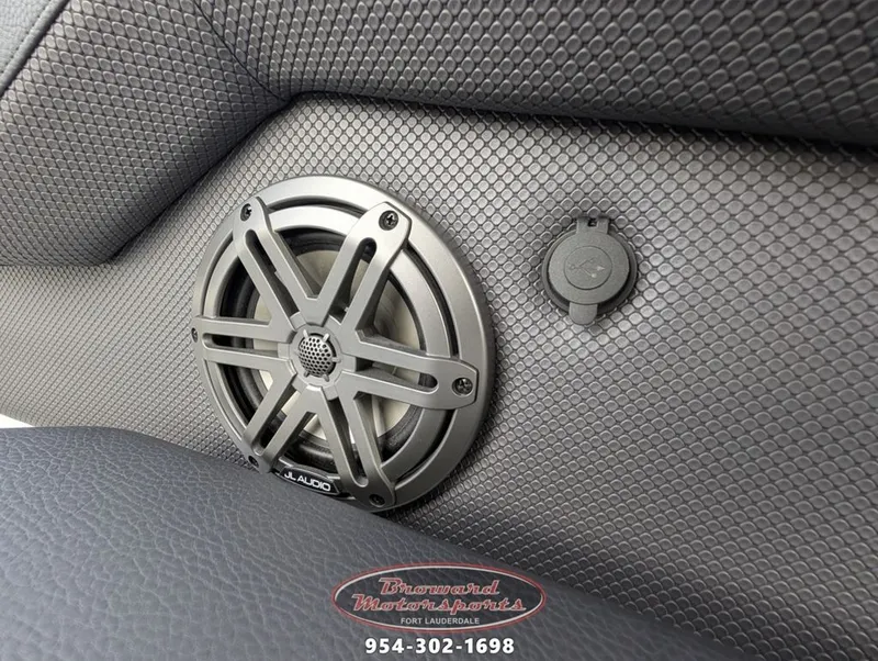 Slide: The Image of Scarab 235 LX Wake 2026 - 41