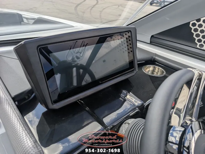 Slide: The Image of Scarab 235 LX Wake 2026 - 25