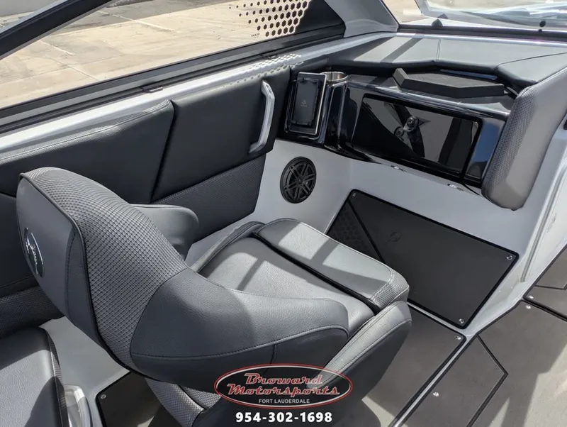 Slide: The Image of Scarab 235 LX Wake 2026 - 27