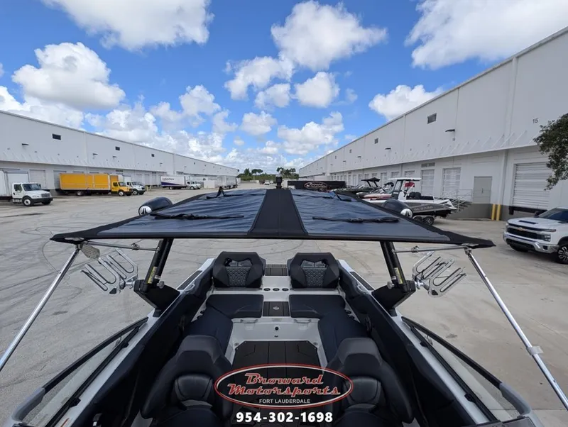 Slide: The Image of Scarab 235 LX Wake 2026 - 45