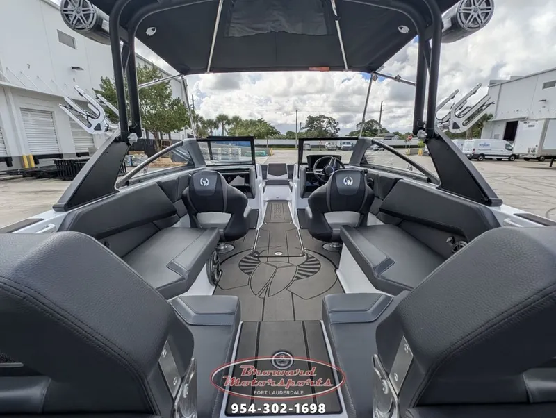 Slide: The Image of Scarab 235 LX Wake 2026 - 17