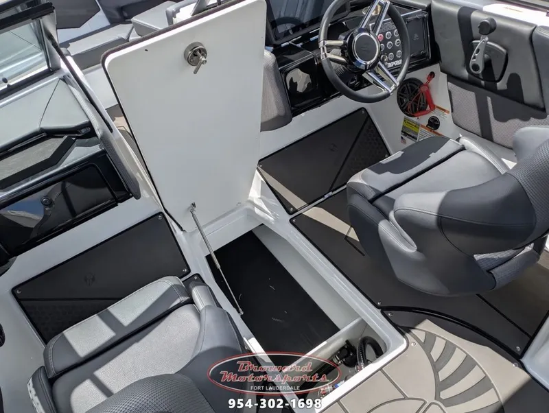 Slide: The Image of Scarab 235 LX Wake 2026 - 29
