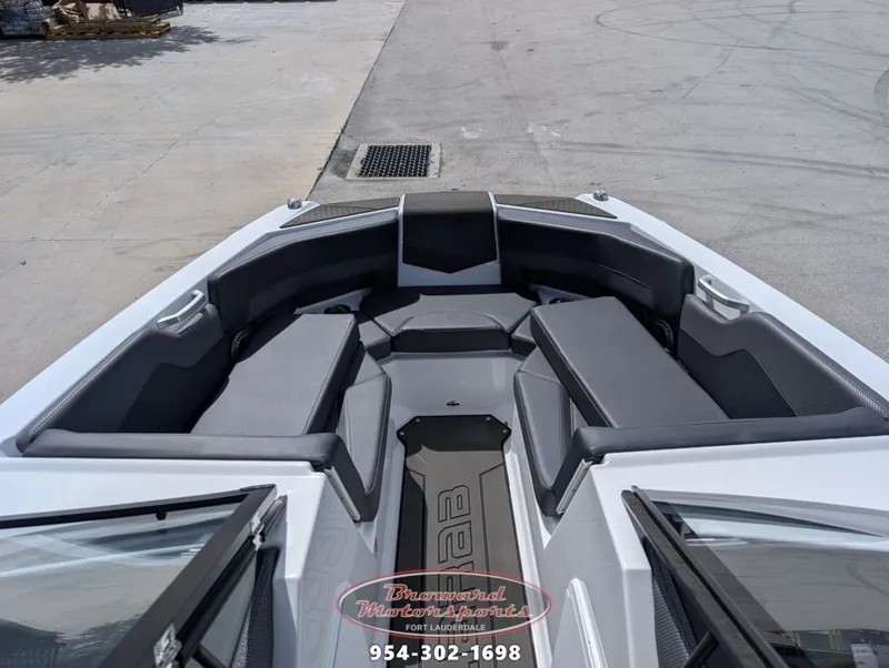 Slide: The Image of Scarab 235 LX Wake 2026 - 35