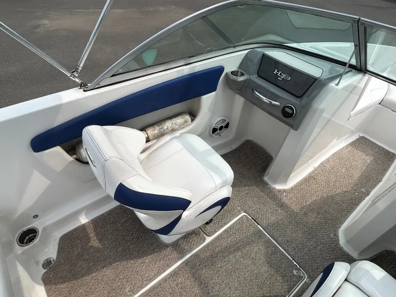 Slide: The Image of Chaparral 19 H2O Sport 2012 - 11