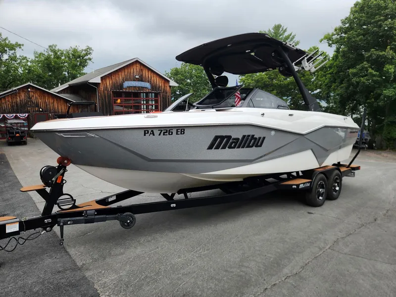 The Image of Malibu Wakesetter 25 LSV 2022 - 1