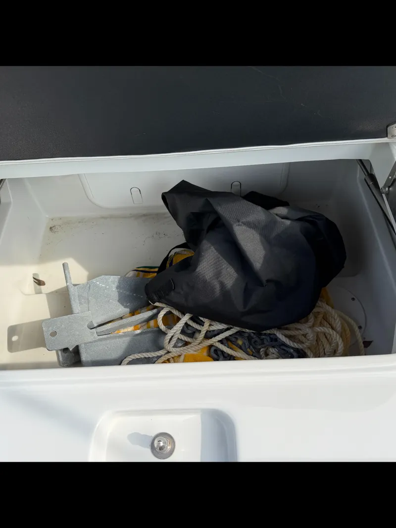 Slide: The Image of Crownline Boats Eclipse E255 XS 2022 - 24