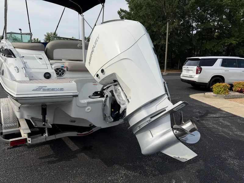 Slide: The Image of Crownline Boats Eclipse E255 XS 2022 - 28