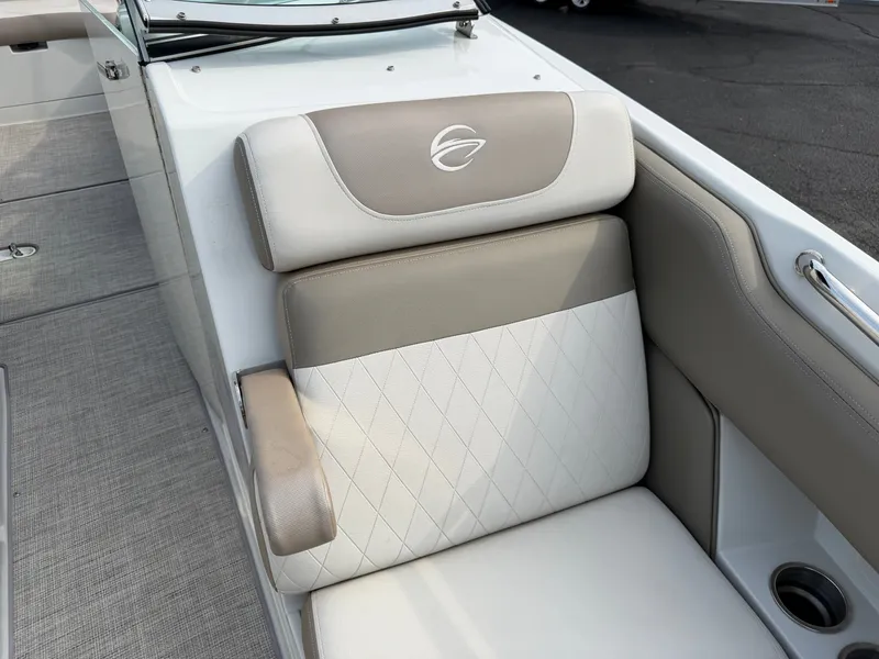 Slide: The Image of Crownline Boats Eclipse E255 XS 2022 - 11