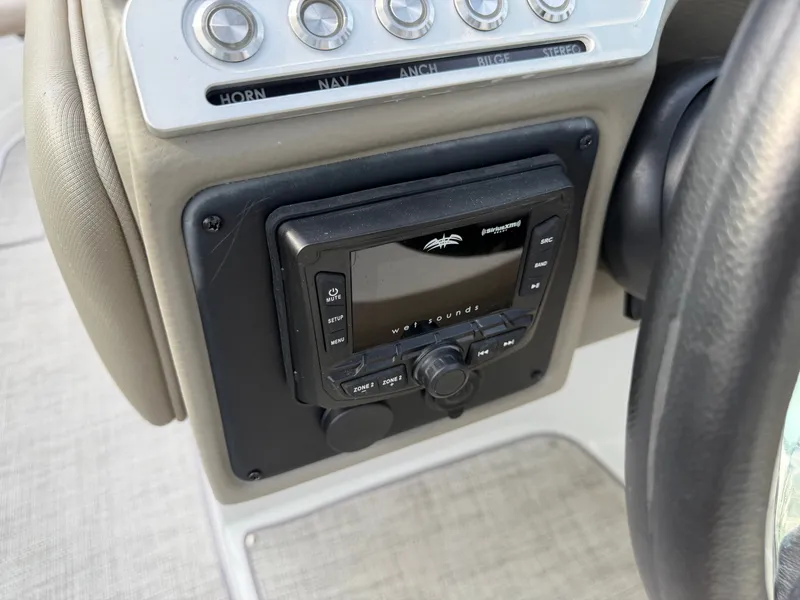Slide: The Image of Crownline Boats Eclipse E255 XS 2022 - 15