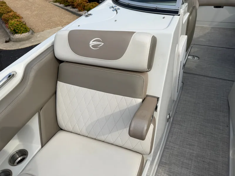 Slide: The Image of Crownline Boats Eclipse E255 XS 2022 - 12