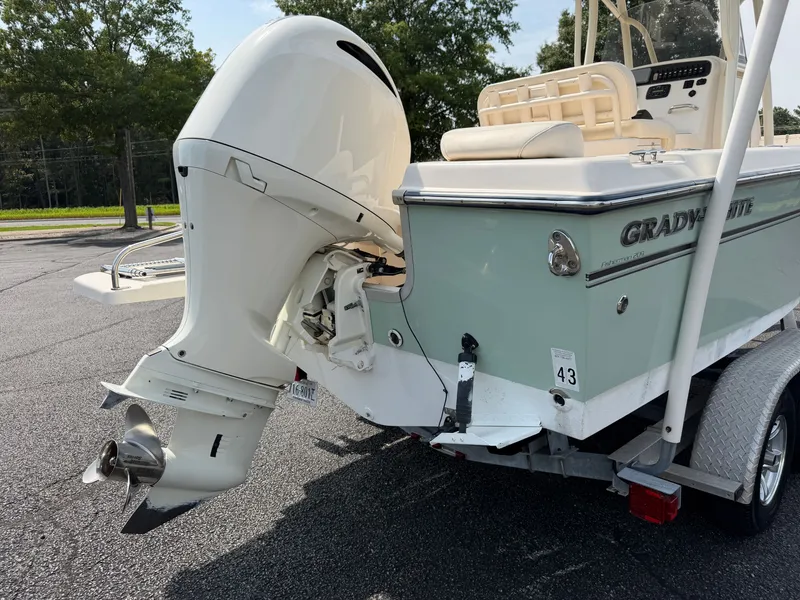 Slide: The Image of Grady-White Fisherman 209 2017 - 8
