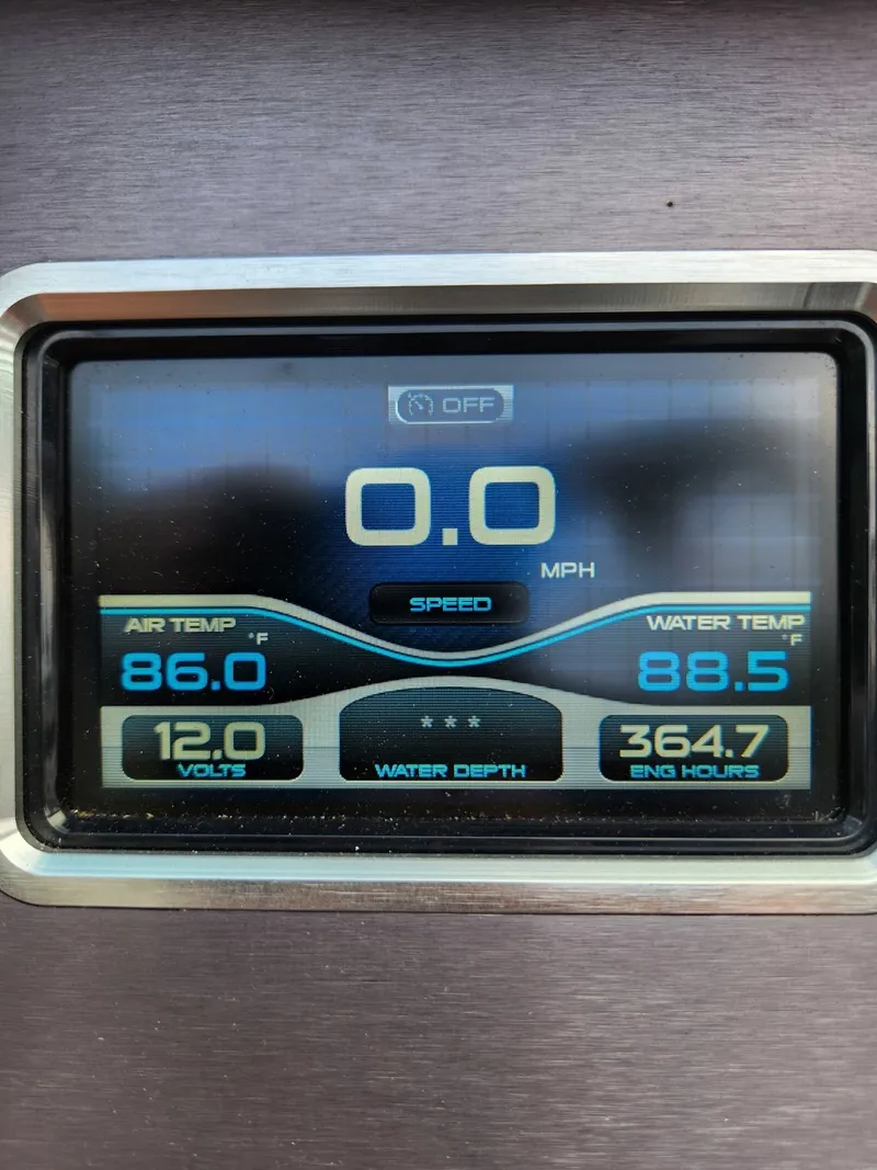 Slide: The Image of MasterCraft XT21 2020 - 2