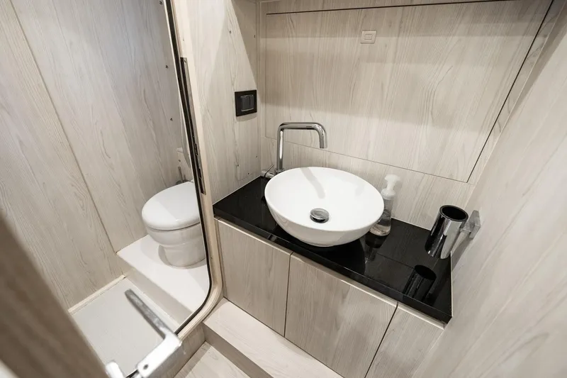 Slide: The Image of Azimut S7 2024 - 55