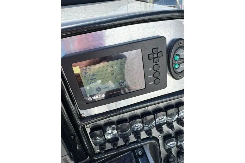Slide: The Image of Control panel of a 2015 BLUEWAVE 2200 PURE boat with Yamaha display. - 5